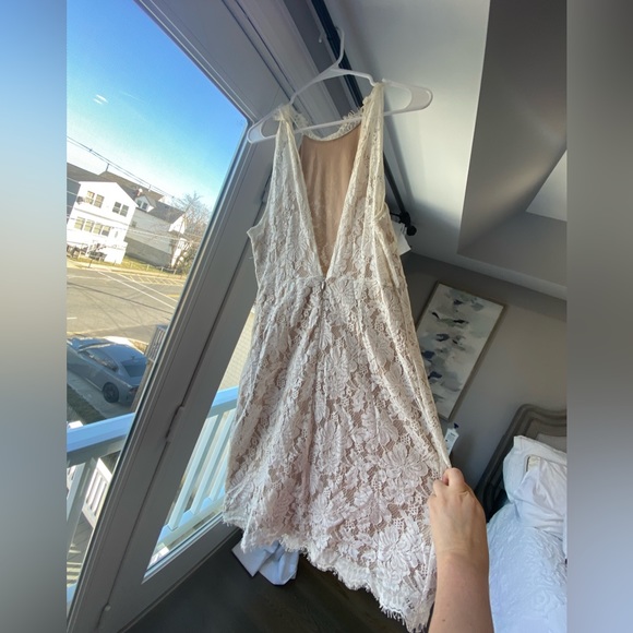 Bridal shower lace dress - Picture 3 of 4